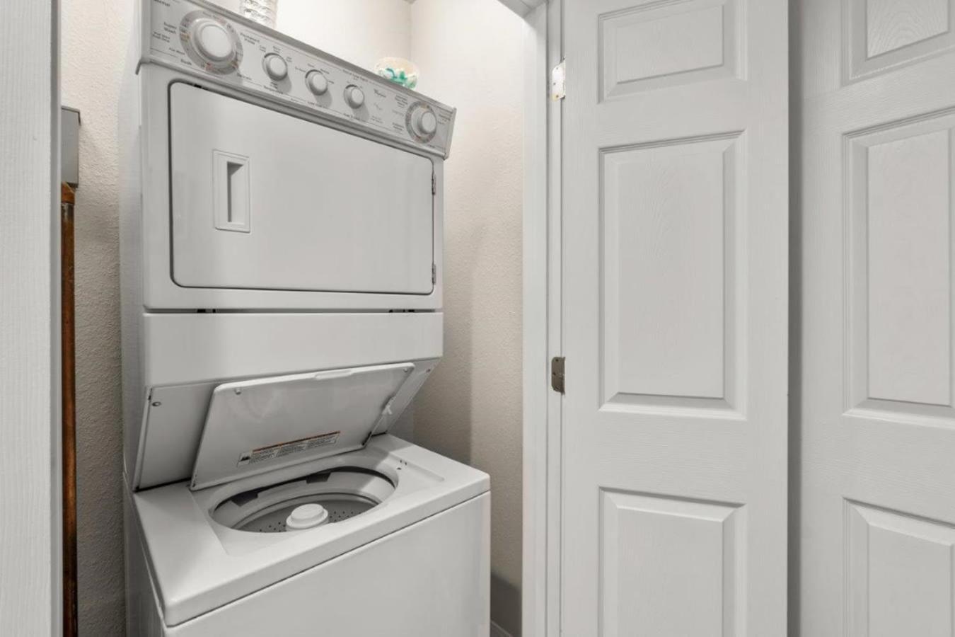 At Thousand Hills Walkin With Elevator Golf Front And Close To 76 Holiday home